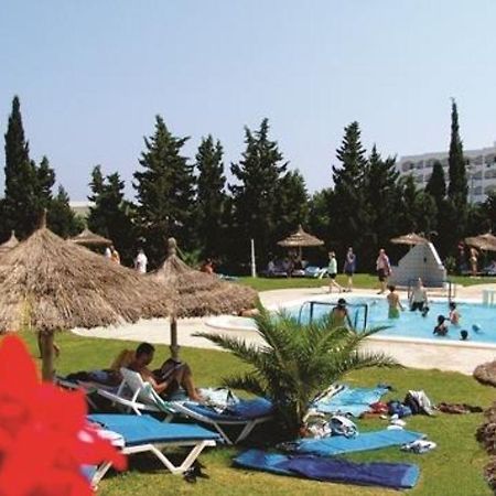 Hotel Zenith الحمامات المظهر الخارجي الصورة