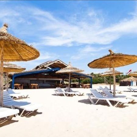 Hotel Zenith الحمامات المظهر الخارجي الصورة