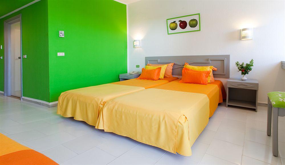 Hotel Zenith الحمامات المظهر الخارجي الصورة