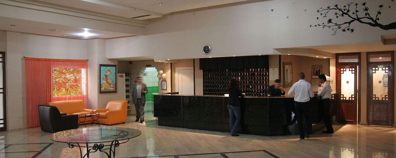 Hotel Zenith الحمامات المظهر الخارجي الصورة