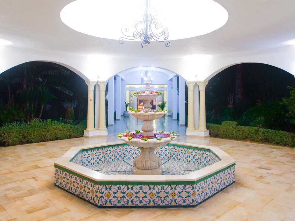 Hotel Zenith الحمامات المظهر الخارجي الصورة