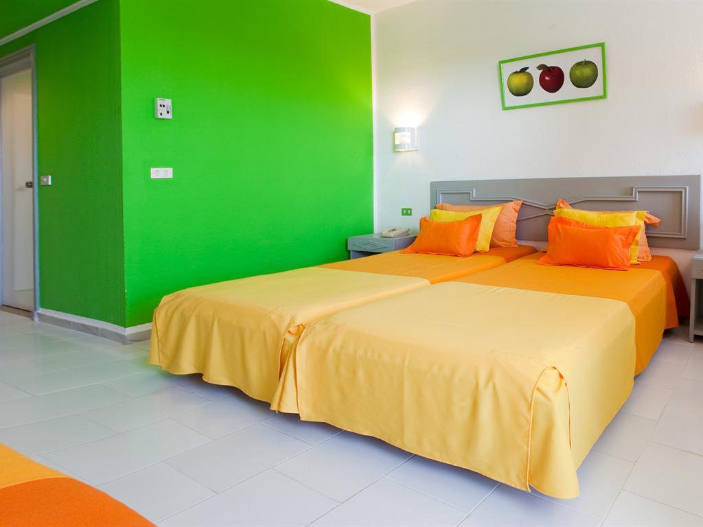Hotel Zenith الحمامات المظهر الخارجي الصورة