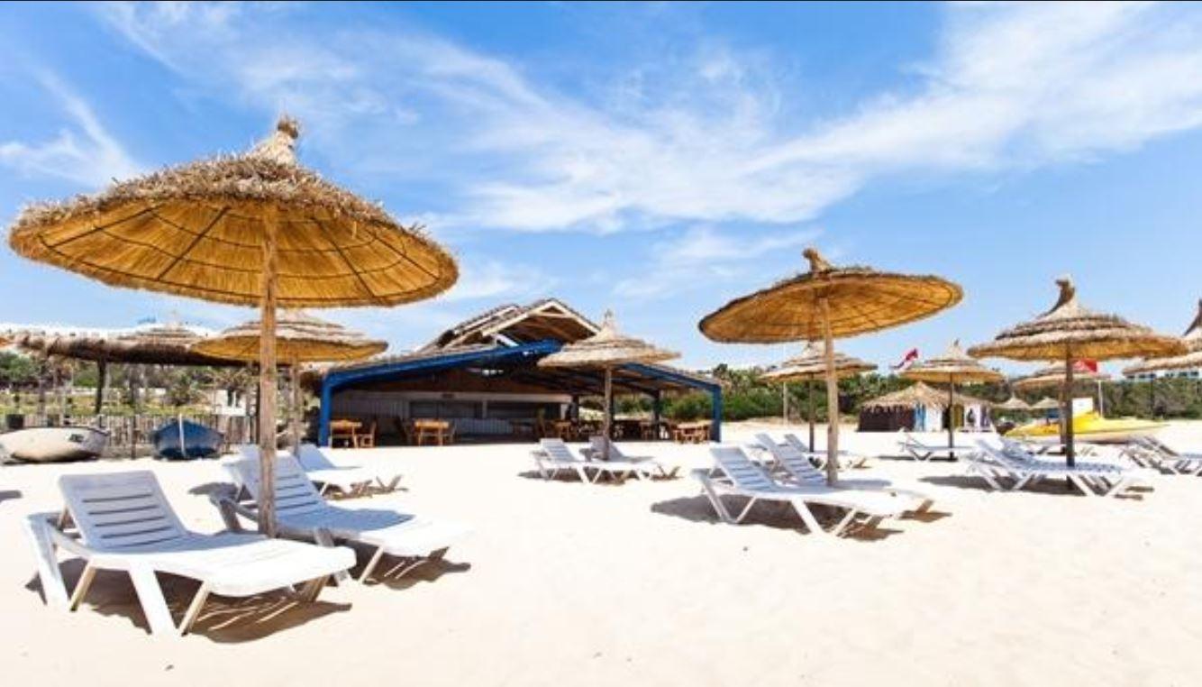 Hotel Zenith الحمامات المظهر الخارجي الصورة