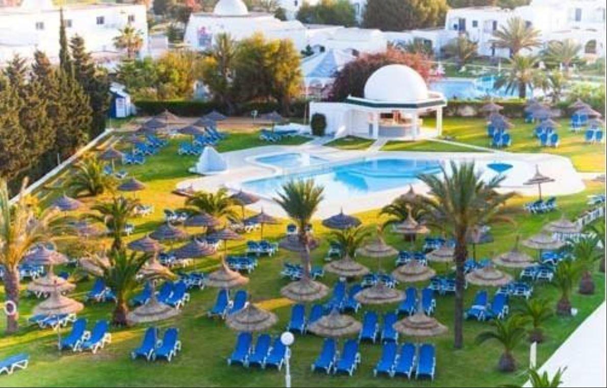 Hotel Zenith الحمامات المظهر الخارجي الصورة